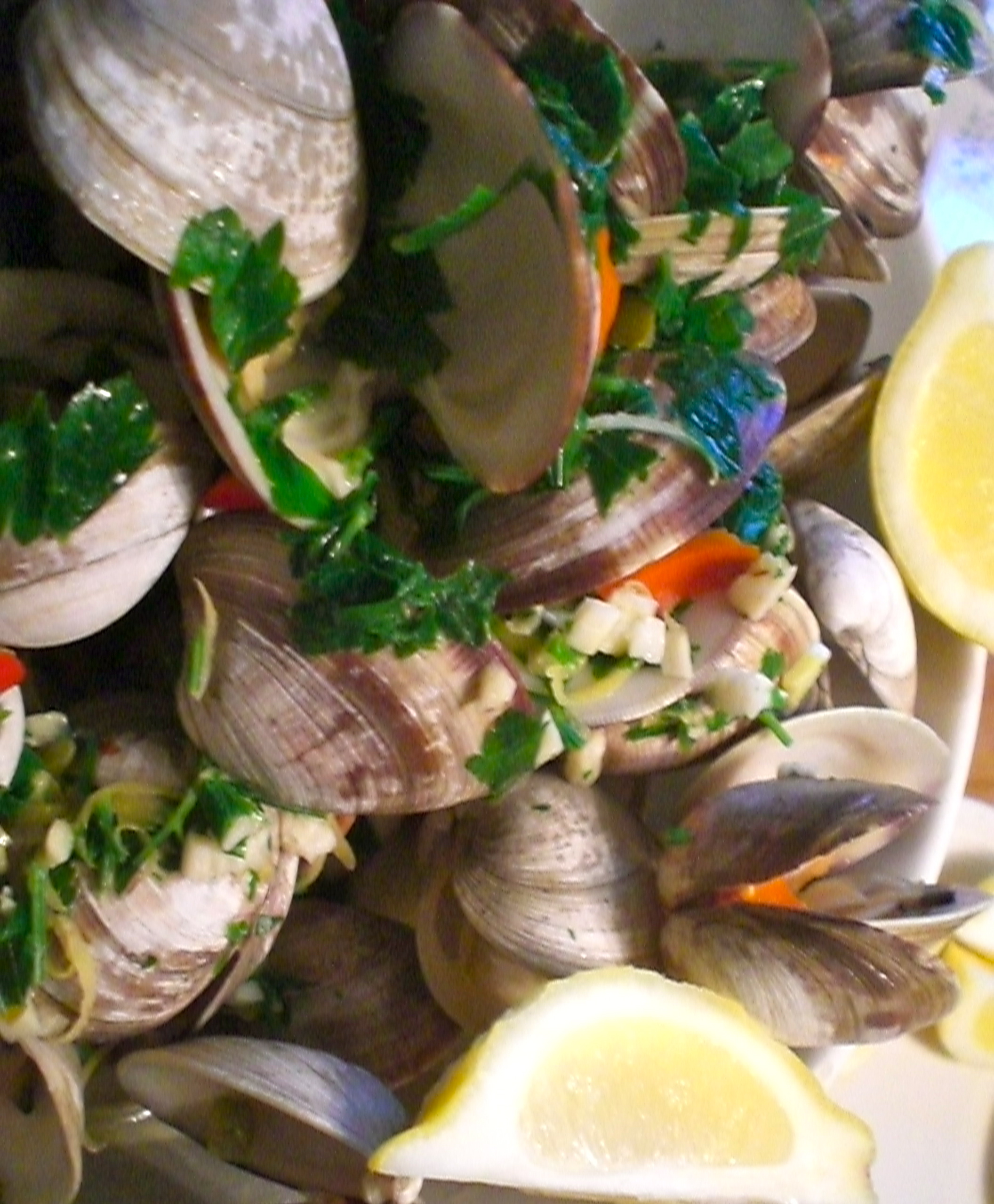 Steamed Clams | Simply Scrumptious by Sarah